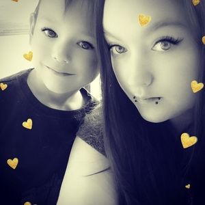 Meet your Posher, Caitlin